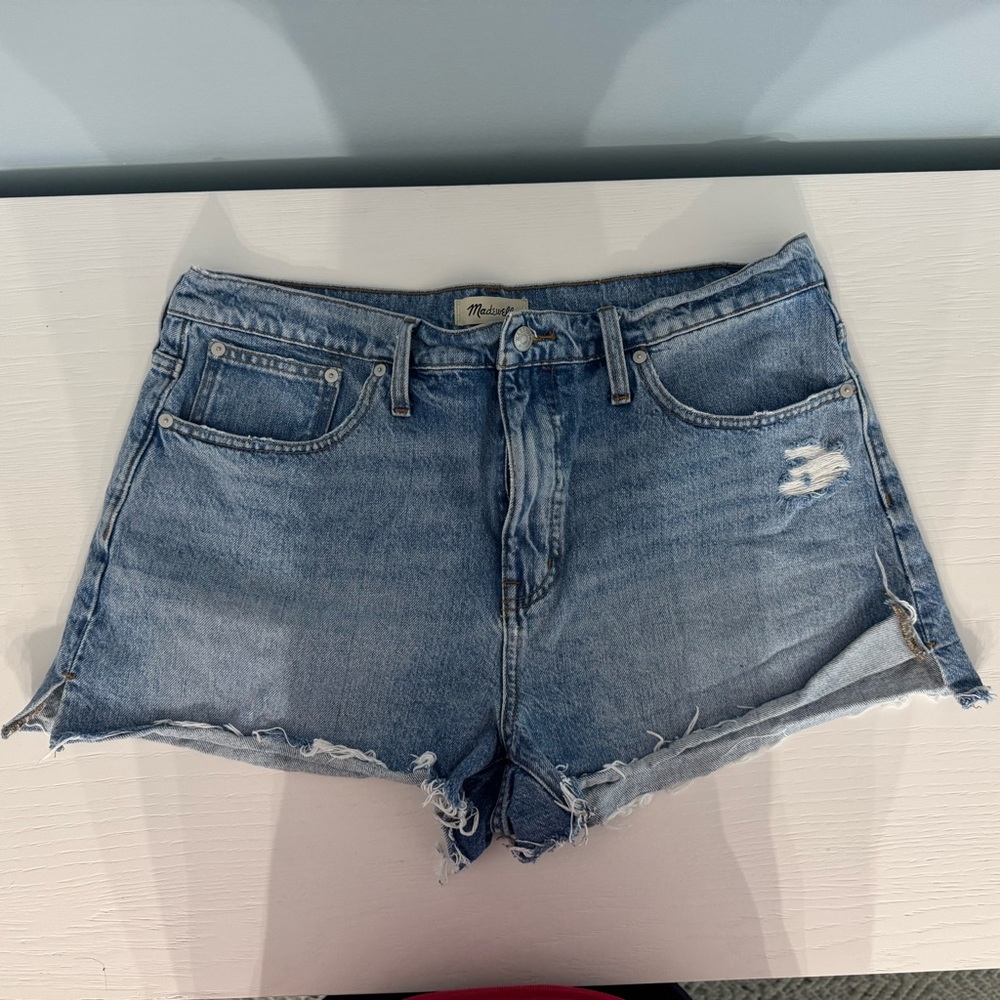 Madewell Relaxed Denim Shorts in Madera Wash: Side-Slit Edition